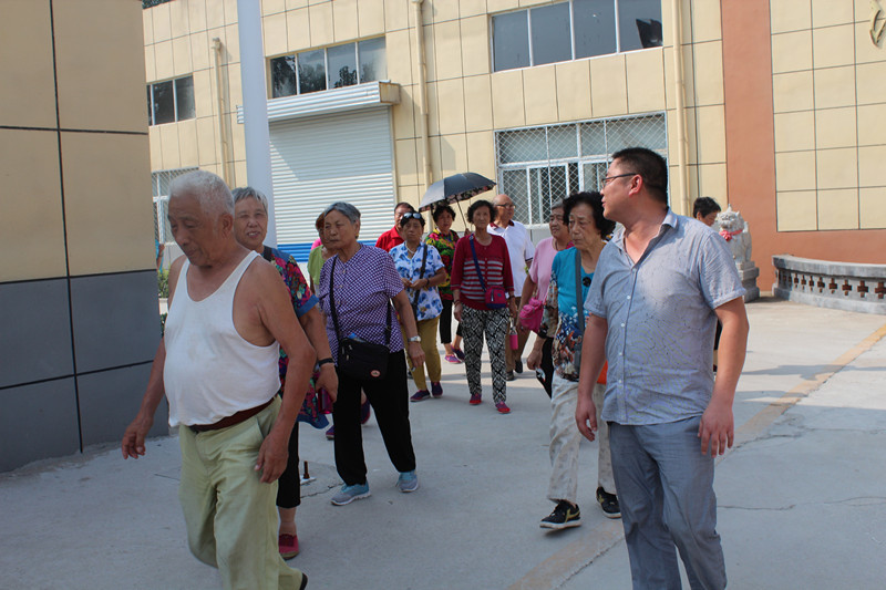 鄭州來(lái)我公司參觀。